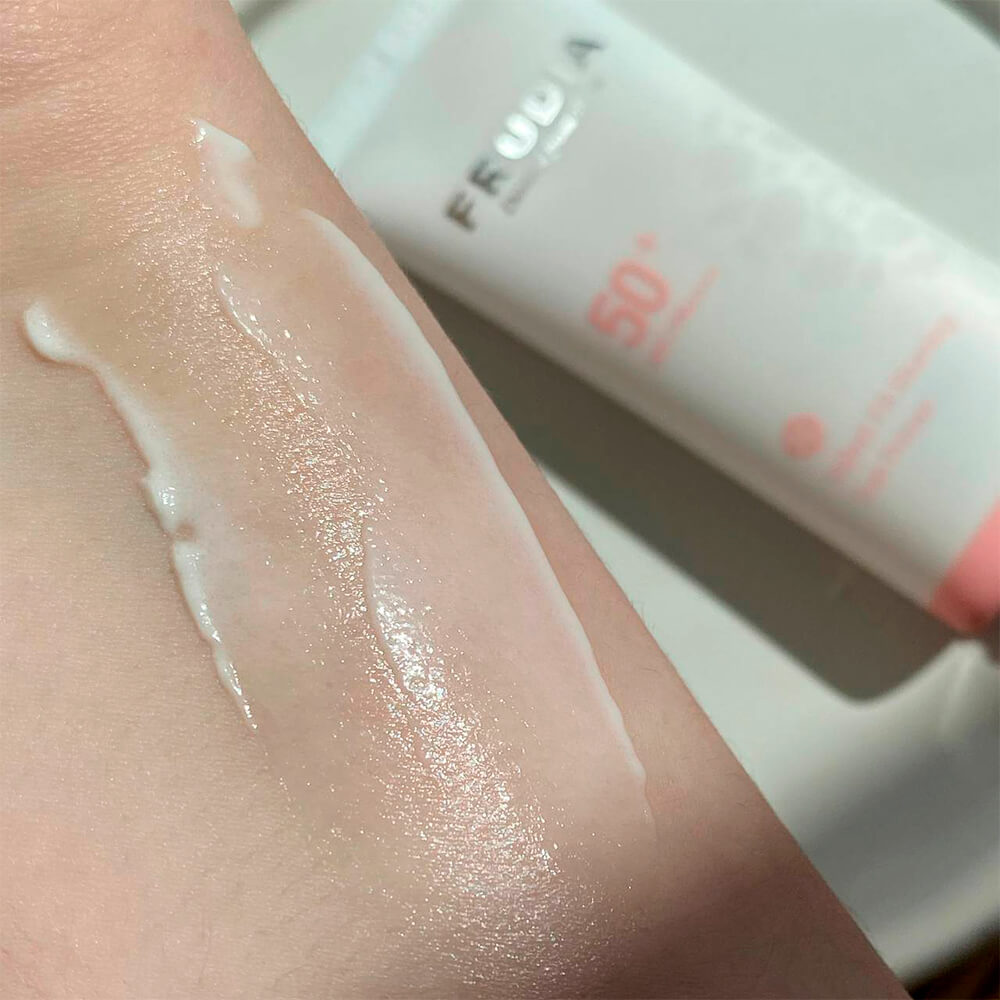 Солнцезащитный крем-праймер с матирующим эффектом Frudia SPF50+/PA+++ — фото 2